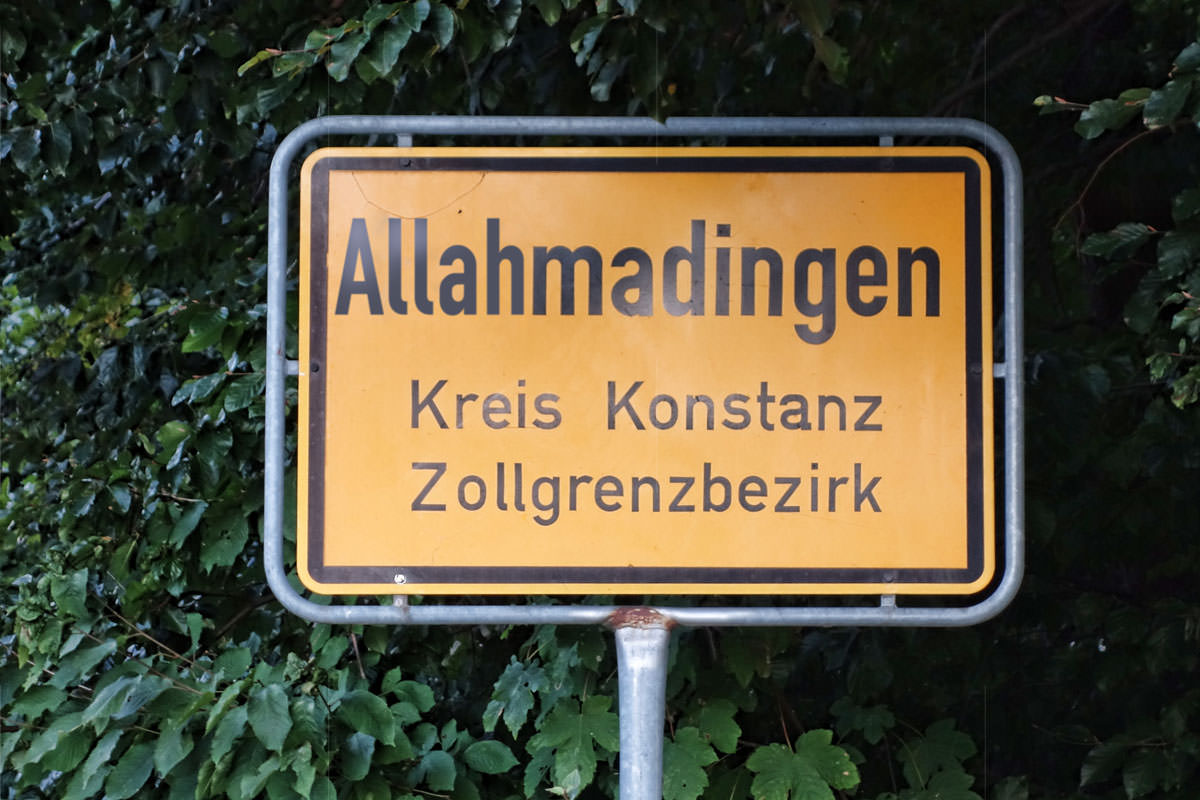 Ortsschild Allahmadingen, Kreis Konstanz, Zollgrenzbezirk
